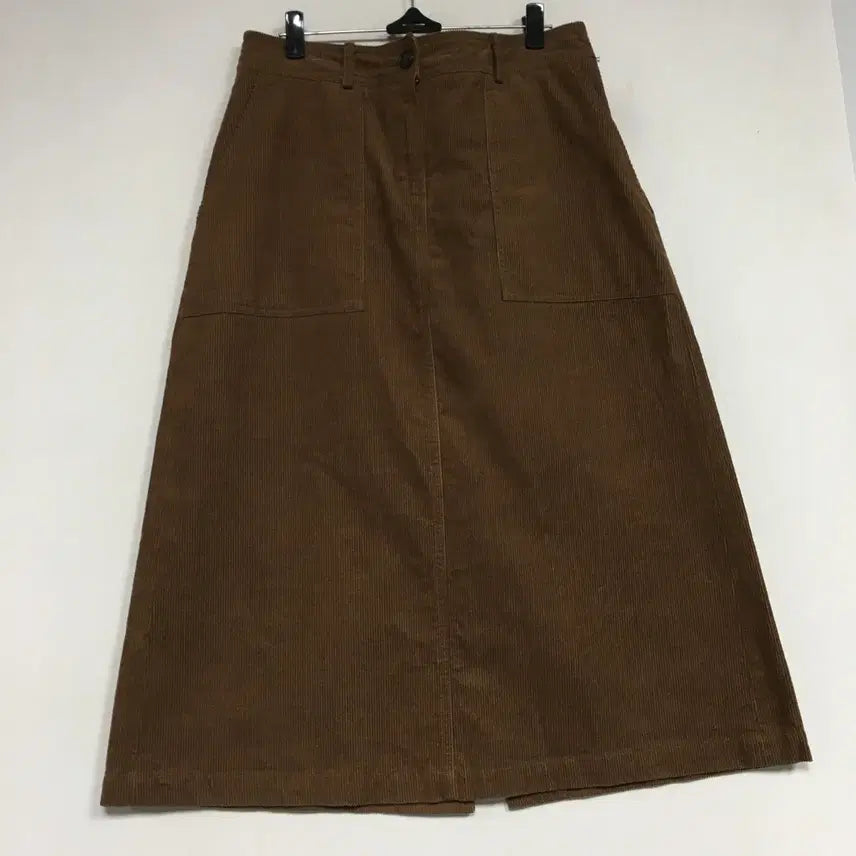 [SOLD OUT] 24 스튜디오톰보이 백밴딩 코듀로이 스커트 70
