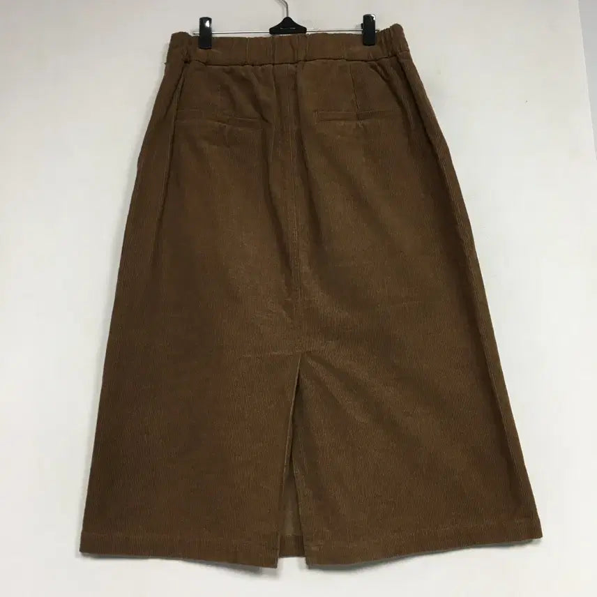 [SOLD OUT] 24 스튜디오톰보이 백밴딩 코듀로이 스커트 70