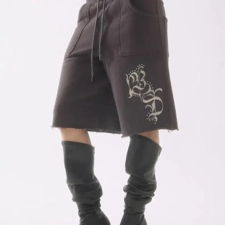 [SOLD OUT] 배디 버뮤다 팬츠 Glitter Applique Half Pants Ch