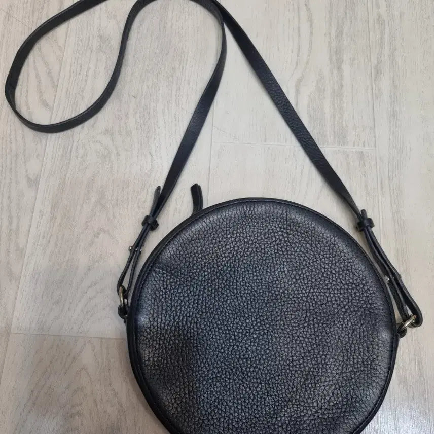 [BUNJANG] COS Black Mini Crossbody Bag / 코스 블랙 가죽 미니 크로스백