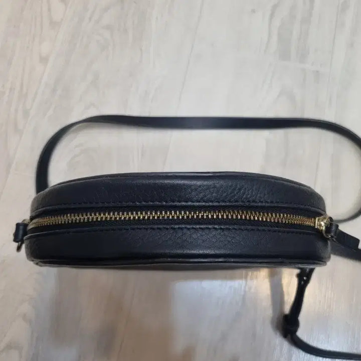 [BUNJANG] COS Black Mini Crossbody Bag / 코스 블랙 가죽 미니 크로스백