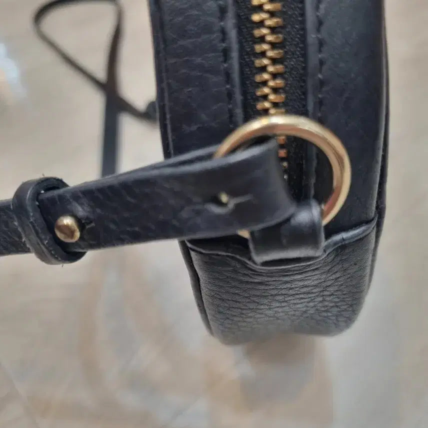 [BUNJANG] COS Black Mini Crossbody Bag / 코스 블랙 가죽 미니 크로스백