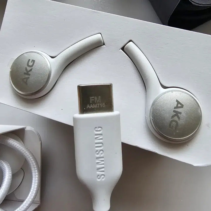 [SOLD OUT] 새상품)삼성정품 AKG C타입 유선 핸드폰 갤럭시 이어폰 라디오수신가능