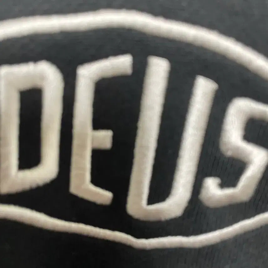 [BUNJANG] Deus Hooded Zip-up Black / 데우스 후드직업