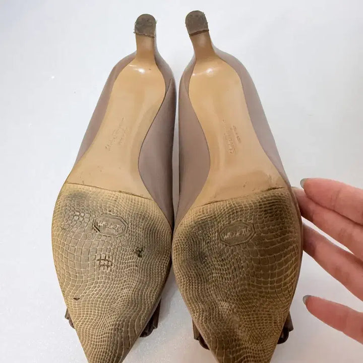 [BUNJANG] Salvatore Ferragamo Vara Ribbon Pumps Beige 230 / Salvatore Ferragamo 페라가모 바라 리본펌프스 베이지230