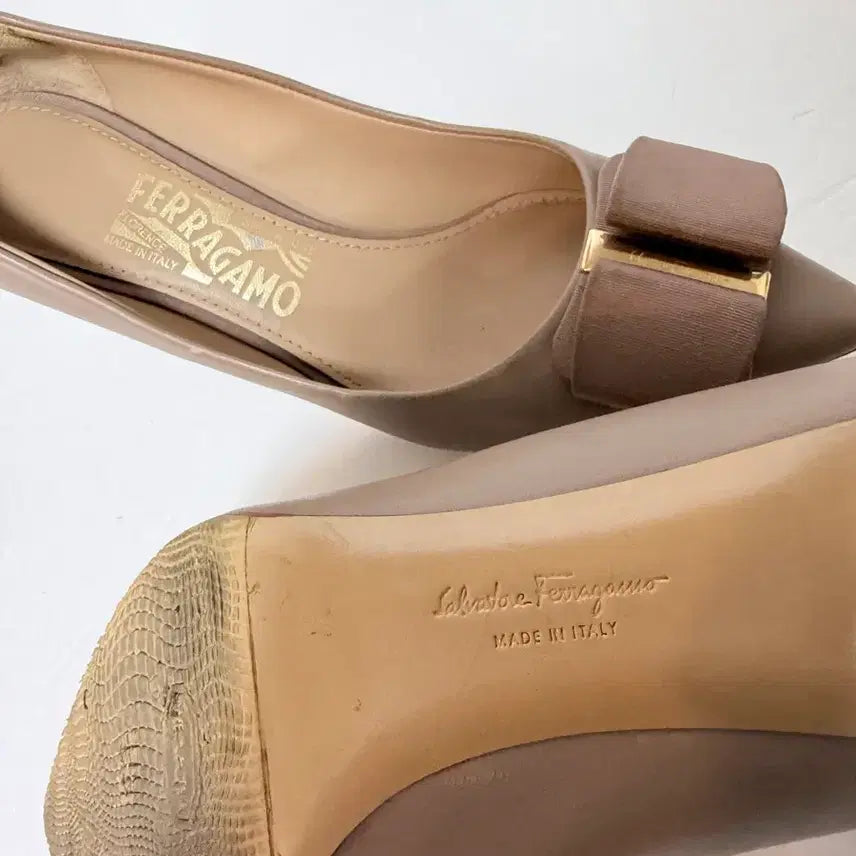 [BUNJANG] Salvatore Ferragamo Vara Ribbon Pumps Beige 230 / Salvatore Ferragamo 페라가모 바라 리본펌프스 베이지230