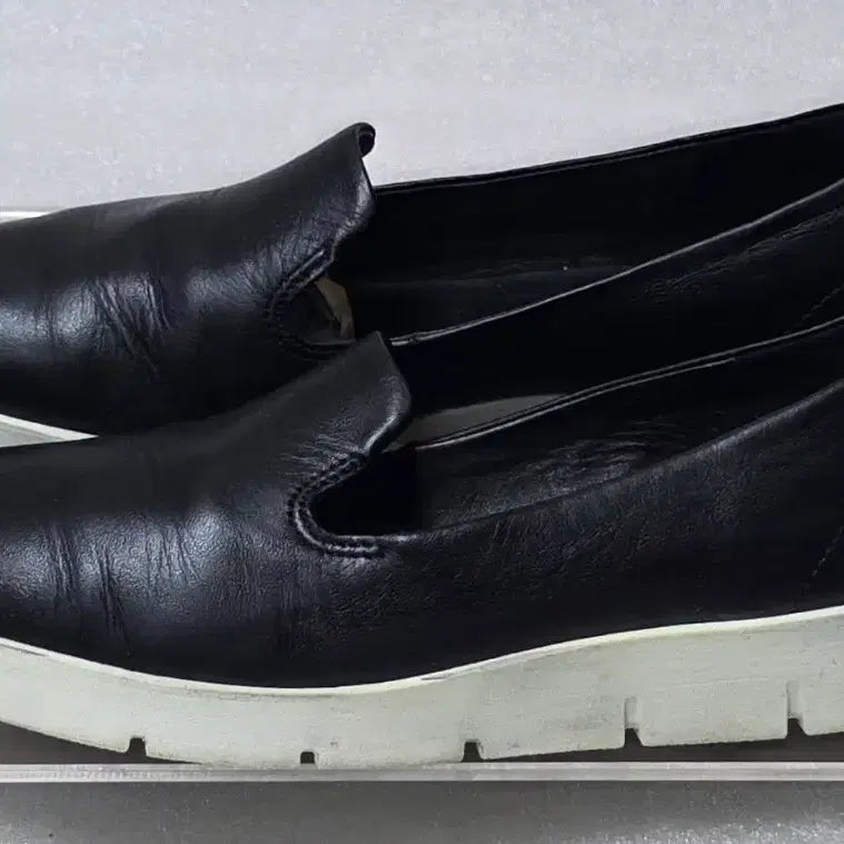 [BUNJANG] ECCO Bella Waterproof Leather Slip-on Sneakers (Women&