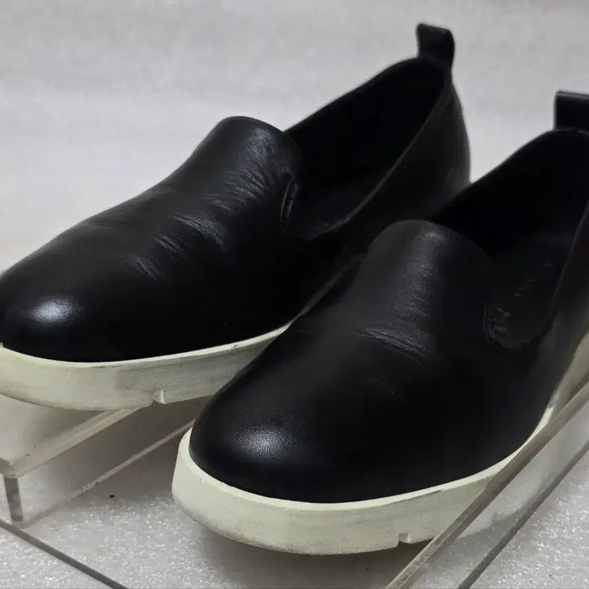 [BUNJANG] ECCO Bella Waterproof Leather Slip-on Sneakers (Women&