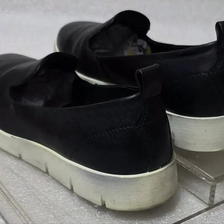 [BUNJANG] ECCO Bella Waterproof Leather Slip-on Sneakers (Women&