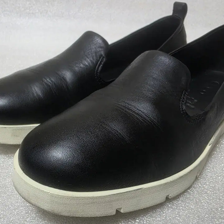 [BUNJANG] ECCO Bella Waterproof Leather Slip-on Sneakers (Women&