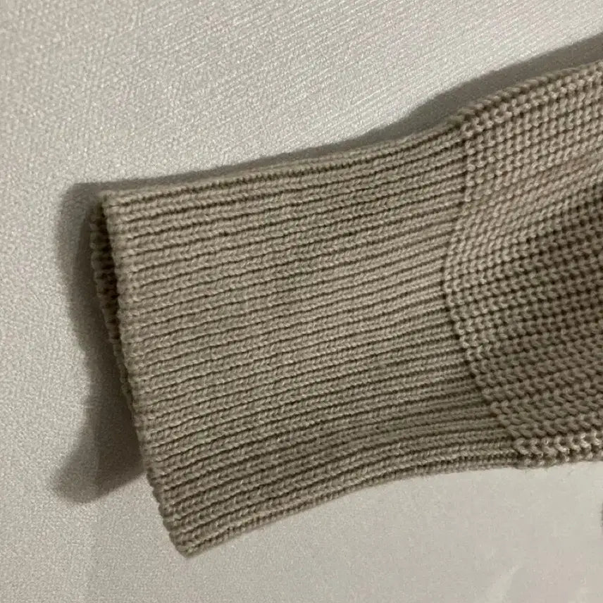 [BUNJANG] Generic Knit Sweater / 니트 스웨터
