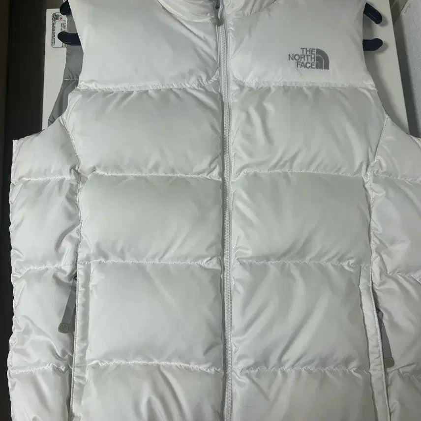 [BUNJANG] The North Face 700 White Padded Vest / 노스페이스 700 화이트 패딩 조끼