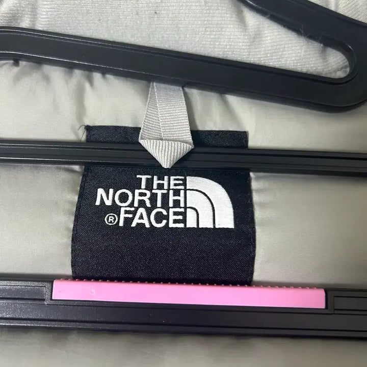 [BUNJANG] The North Face 700 White Padded Vest / 노스페이스 700 화이트 패딩 조끼