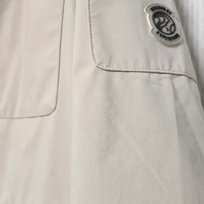 [BUNJANG] Discovery Expedition Beige Windbreaker Jacket / 디스커버리 익스페디션 베이지색 바람막이