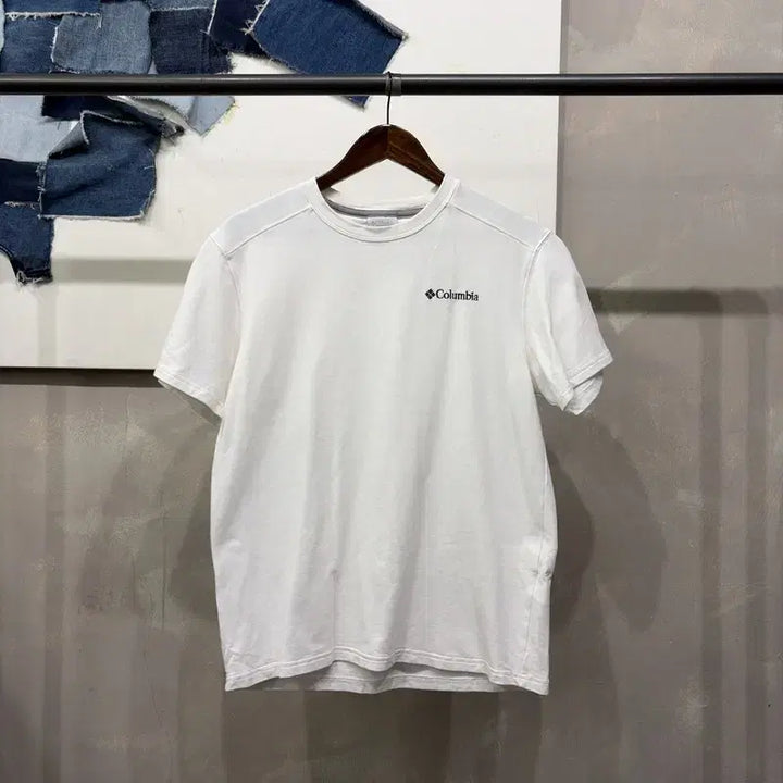 [BUNJANG] Columbia Embroidered Logo T-shirt / (100) 콜롬비아 등산 아웃도어 로고 자수 반팔 티