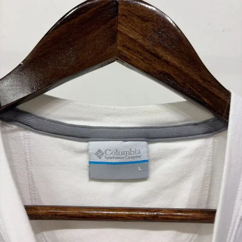 [BUNJANG] Columbia Embroidered Logo T-shirt / (100) 콜롬비아 등산 아웃도어 로고 자수 반팔 티