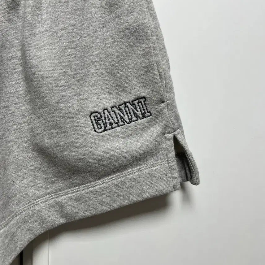 [BUNJANG] Ganni Sweat Shorts / ganni 가니 스웻쇼츠 반바지 쇼츠 바지