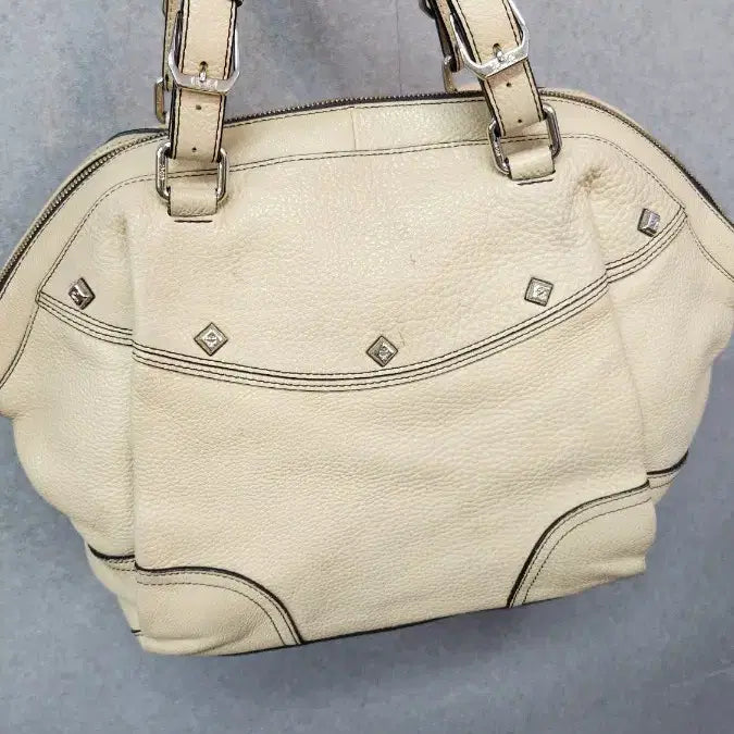 [SOLD OUT] MCM 아이보리 가죽 토트백