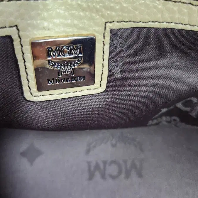 [SOLD OUT] MCM 아이보리 가죽 토트백