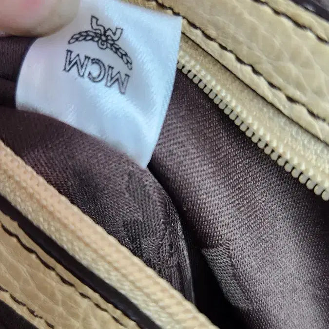 [SOLD OUT] MCM 아이보리 가죽 토트백