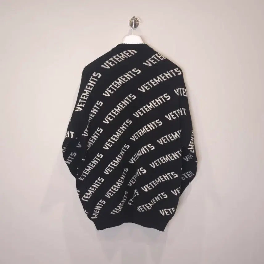 [BUNJANG] VETEMENTS Monogram Wool Knit Sweater XS / [중고/정품] 베트멍 모노그램 울 니트 XS