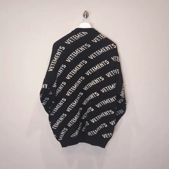 [BUNJANG] VETEMENTS Monogram Wool Knit Sweater XS / [중고/정품] 베트멍 모노그램 울 니트 XS