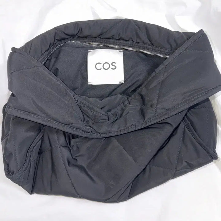 [BUNJANG] COS Diamond Quilted Bag - Black / 코스 다이아몬드 퀼티드백 블랙