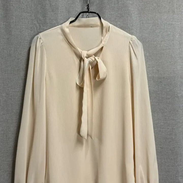 [BUNJANG] FITs Ivory Ribbon Blouse Shirt / [66] FITs 리본 여성 블라우스 아이보리 셔츠
