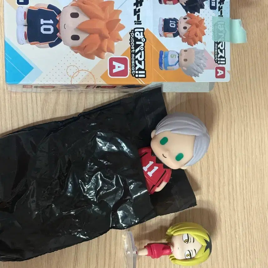 [BUNJANG] Haikyuu Papemas A Series Nekoma Lev + Kenma Gacha Figure / 하이큐 파페마스 A시리즈 네코마 리에프 + 켄마 뒤돌아봐 가챠 피규어