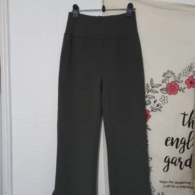 [BUNJANG] J.Chung Brand Slit Bootcut Trousers / J.Chung 브랜드의 슬릿 부츠컷 팬츠