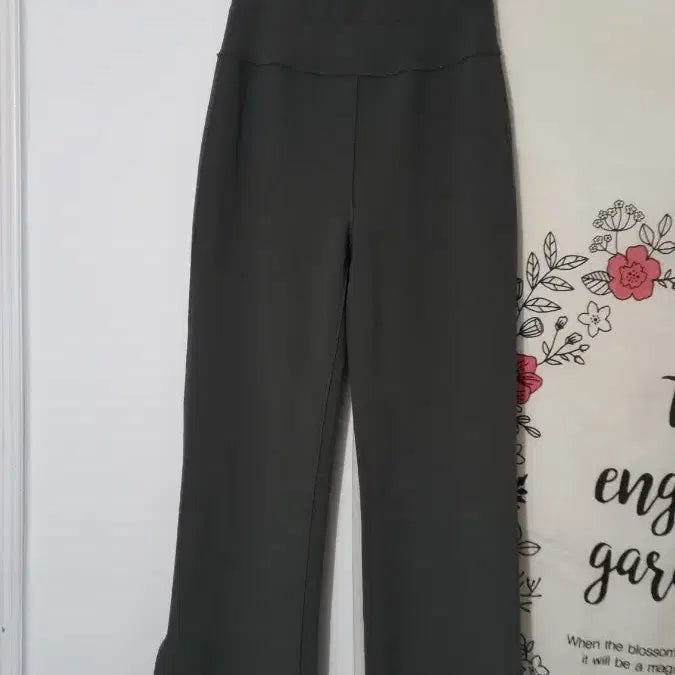 [BUNJANG] J.Chung Brand Slit Bootcut Trousers / J.Chung 브랜드의 슬릿 부츠컷 팬츠
