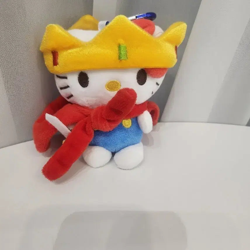 [BUNJANG] Hello Kitty Crown Cape Doll Keyring / 헬로키티 왕관 망토 인형 키링