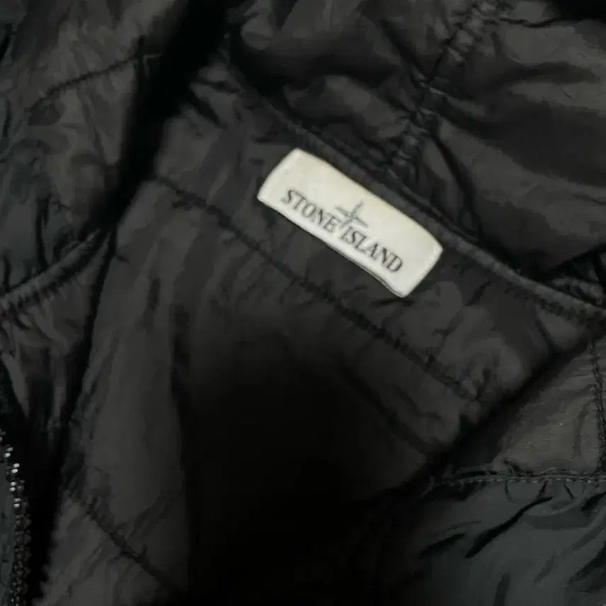 [SOLD OUT] [m] 20fw 스톤아일랜드 크링클랩스 경량패딩 바람막이 블랙