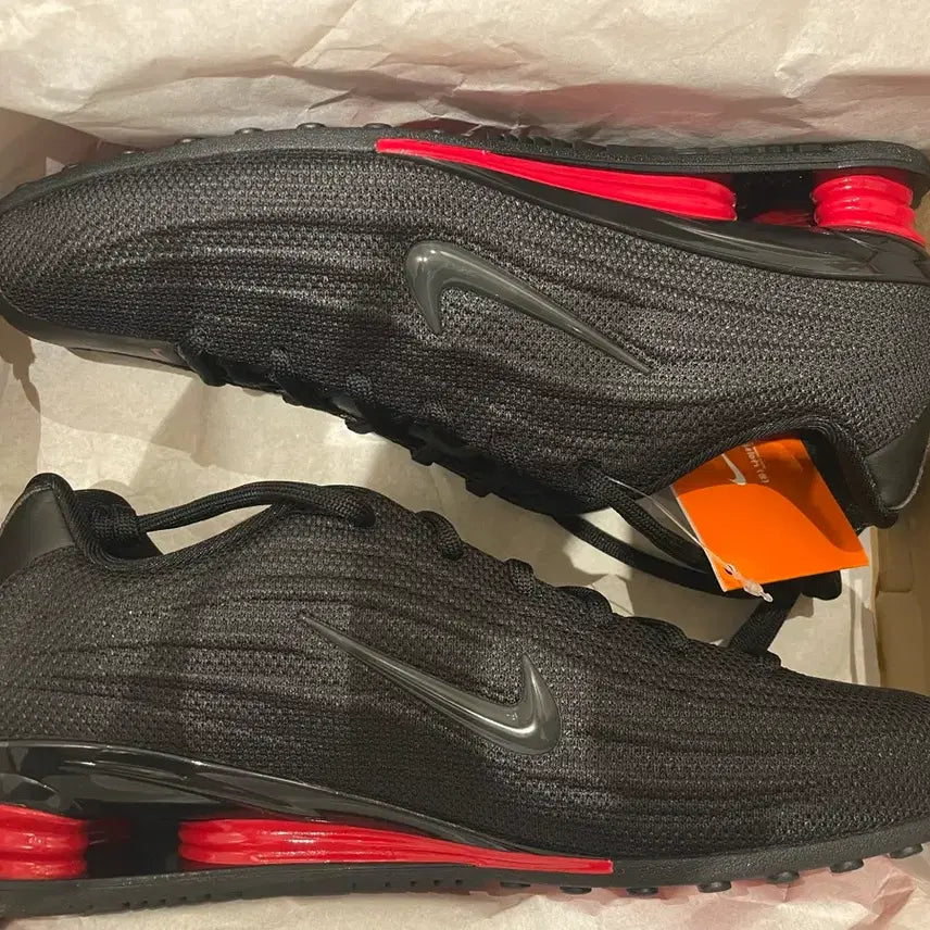 [BUNJANG] Nike Shox Z Black University Red Sneakers / [w245](W) 나이키 샥스 Z 블랙 유니버시티 레드 판매합니다.