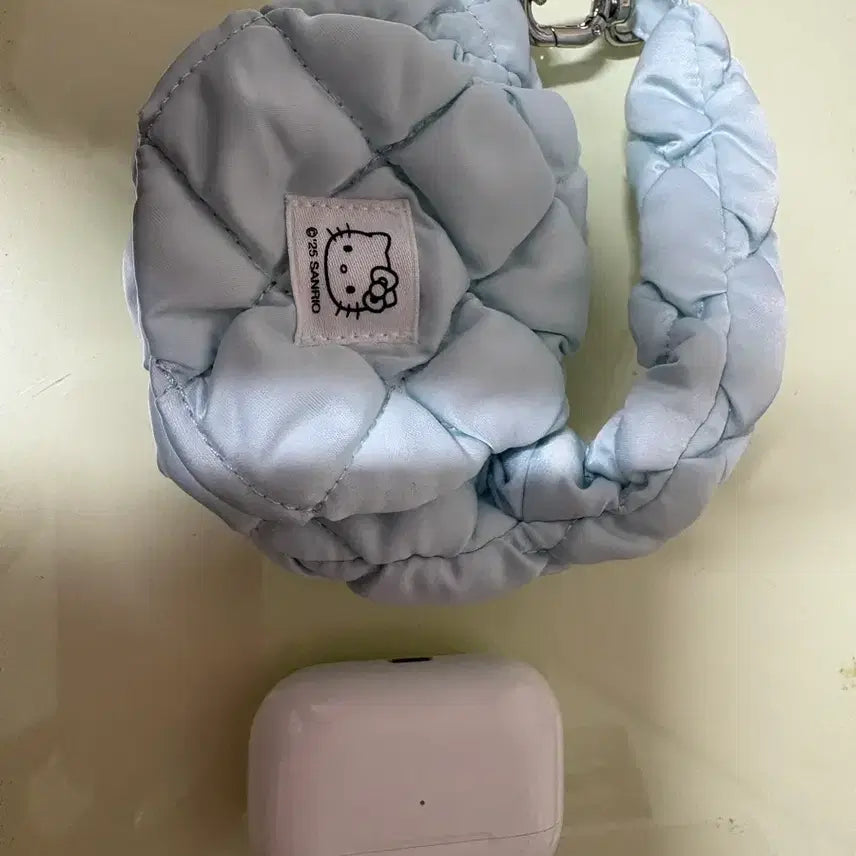 [BUNJANG] Sanrio Hello Kitty Quilted Mini Bag Keyring / 산리오 헬로키티 퀼팅 미니 가방 키링