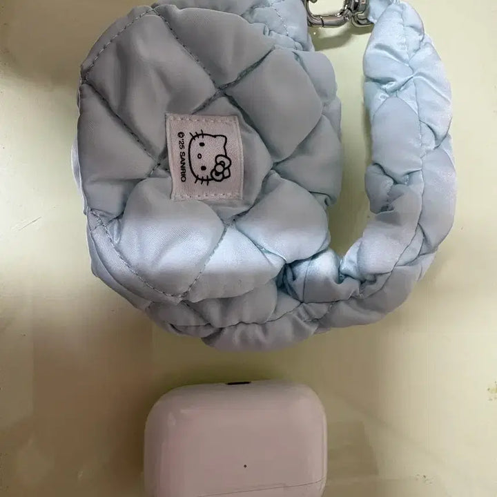 [BUNJANG] Sanrio Hello Kitty Quilted Mini Bag Keyring / 산리오 헬로키티 퀼팅 미니 가방 키링