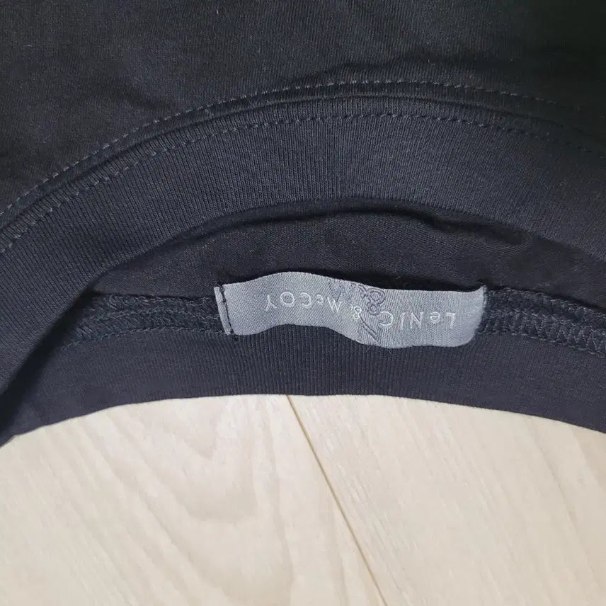[SOLD OUT] 르니앤맥코이 프린팅 블랙 티셔츠