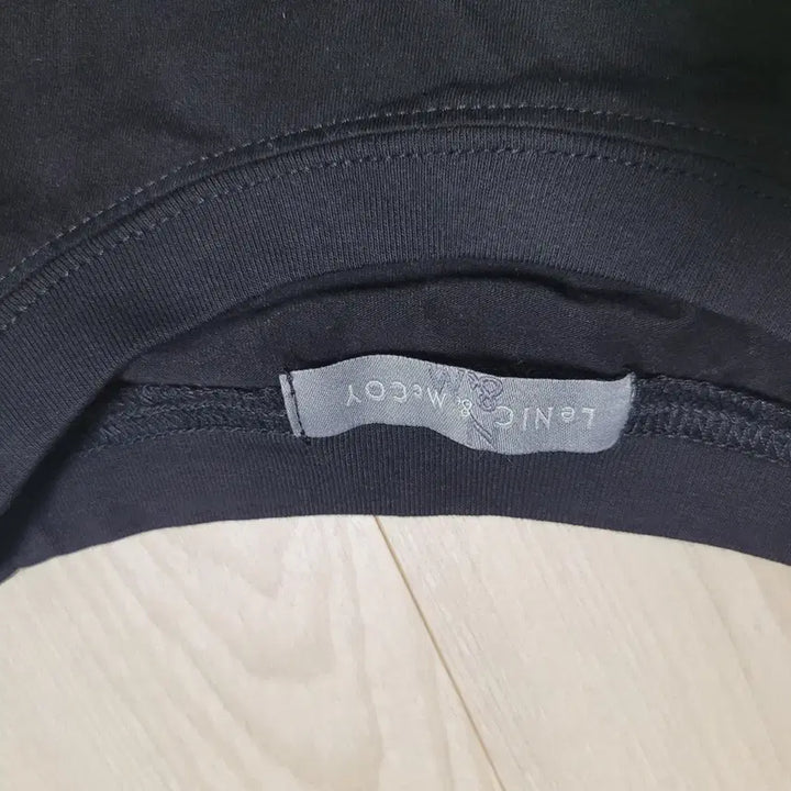 [SOLD OUT] 르니앤맥코이 프린팅 블랙 티셔츠