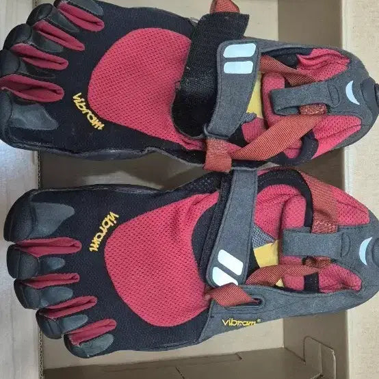 [SOLD OUT] 비브람 파이브핑거스 5 fingers 블랙/레드 260
