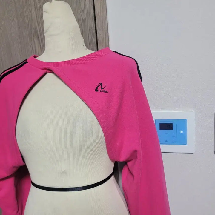 [BUNJANG] Nerdy Pink Backless Bolero Crop Top / 널디 핑크 백리스 볼레로 긴팔 크롭탑