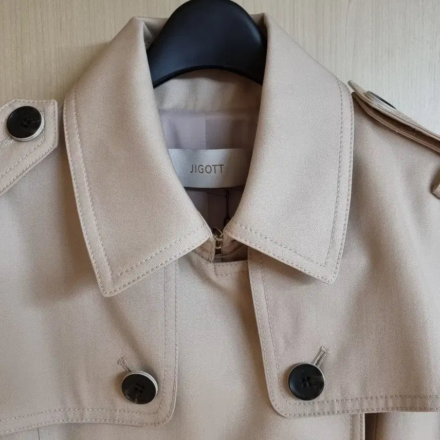 [BUNJANG] JIGOTT Wool Double Slim Trench Coat Beige / JIGOTT 지고트 울 더블 슬림 트렌치코트 베이지 55 팝니다.