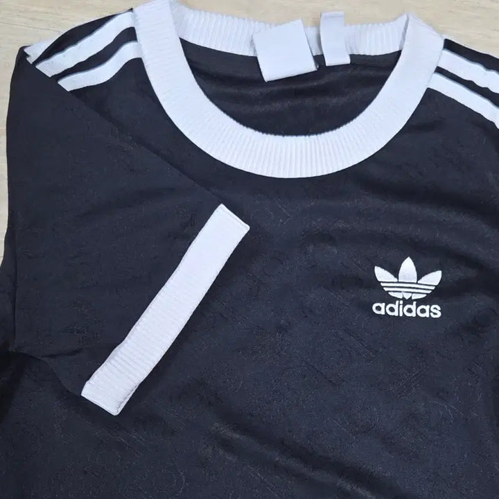 [BUNJANG] Adidas Firebird Functional T-shirt / 아디다스 파이어버드 삼선 기능성 반팔 링거티