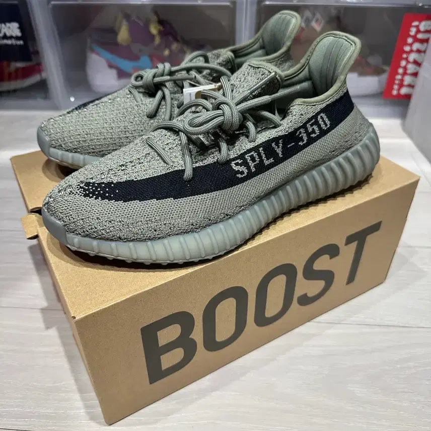 [BUNJANG] Adidas Yeezy Boost 350 V2 Sneakers / 아디다스 이지부스트 350 V2 새상품