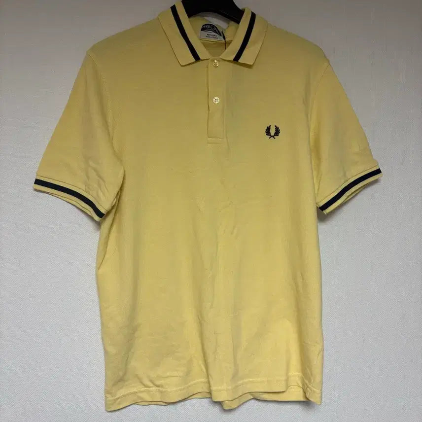 [SOLD OUT] 프레드페리 노란색 카라티 42 사이즈 새옷