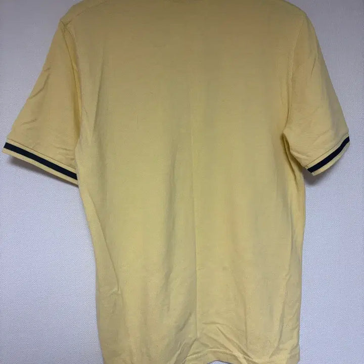 [SOLD OUT] 프레드페리 노란색 카라티 42 사이즈 새옷