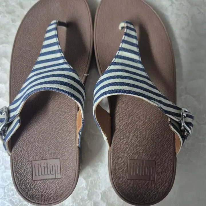 [SOLD OUT] 핏플랍 스트라이프 샌들 240mm