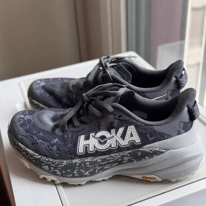 [BUNJANG] Hoka Speedgoat 6 Trail Running Shoes (Gray) - 230mm / 호카 스피드고트 6 트레일 러닝화 230