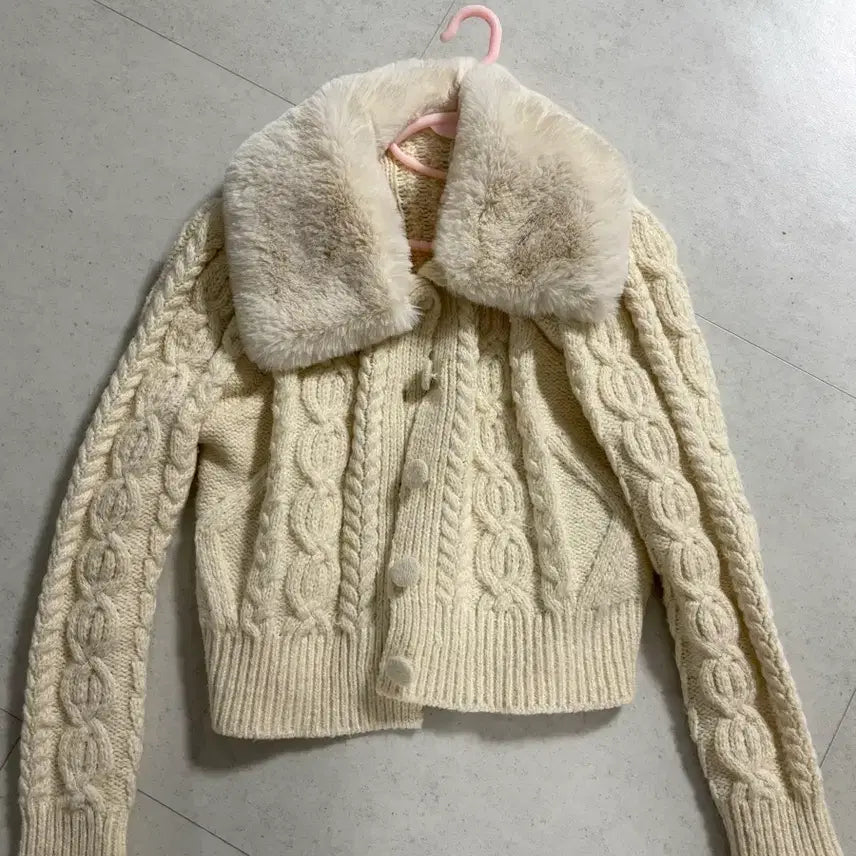 [BUNJANG] Ably Knit Cardigan / 에이블리 니트 가디건 (고퀄!)