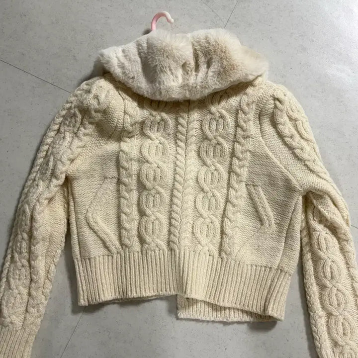 [BUNJANG] Ably Knit Cardigan / 에이블리 니트 가디건 (고퀄!)