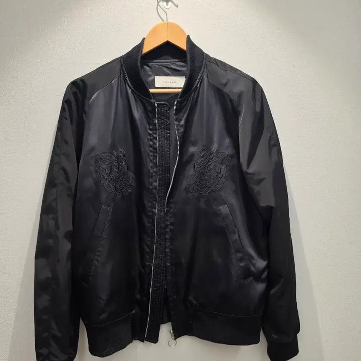 [BUNJANG] TONYWACK Black Satin Souvenir Jacket / TONYWACK 토니웩  블랙 스카쟌